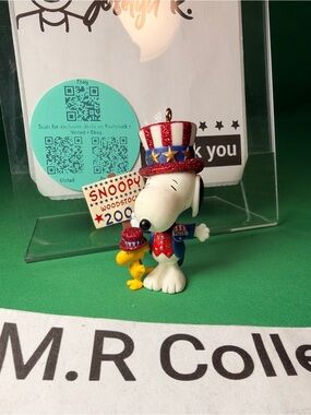 2004 "The Winning Ticket" Snoopy Ornament (Spotlight on Snoopy
